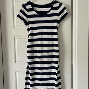 Liz Lange maternity dress